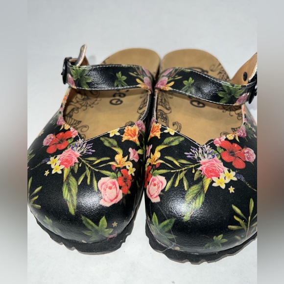 CALCEO NWOT Vegan Comfort Clogs in Black Rose Floral 🌹 - Picture 10 of 11